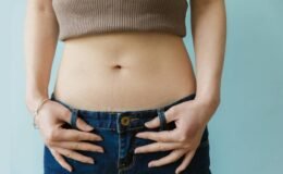 Woman without muffin top