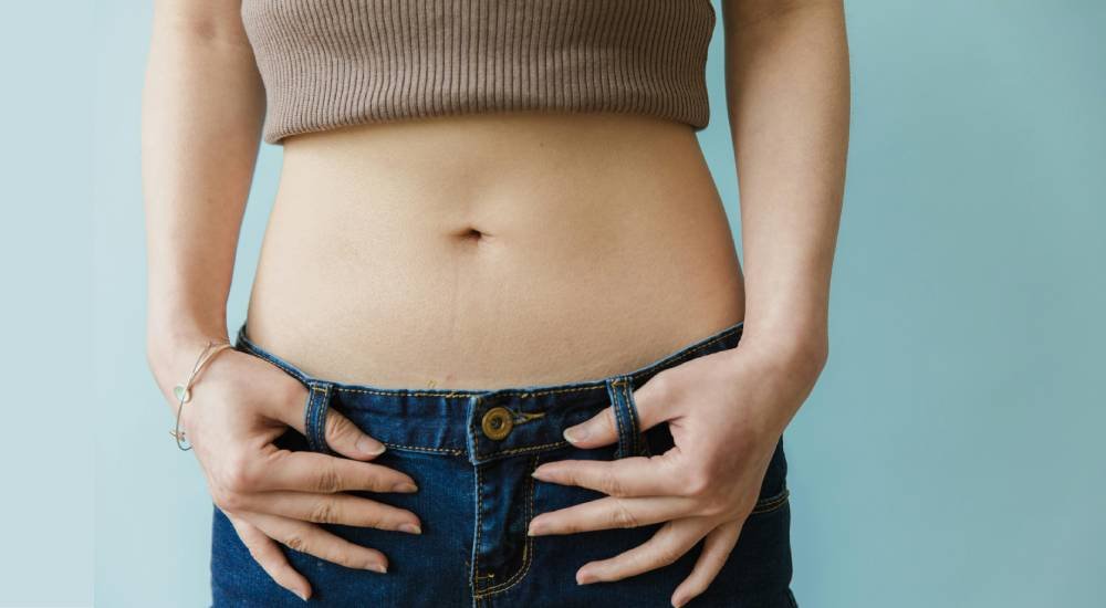 Woman without muffin top